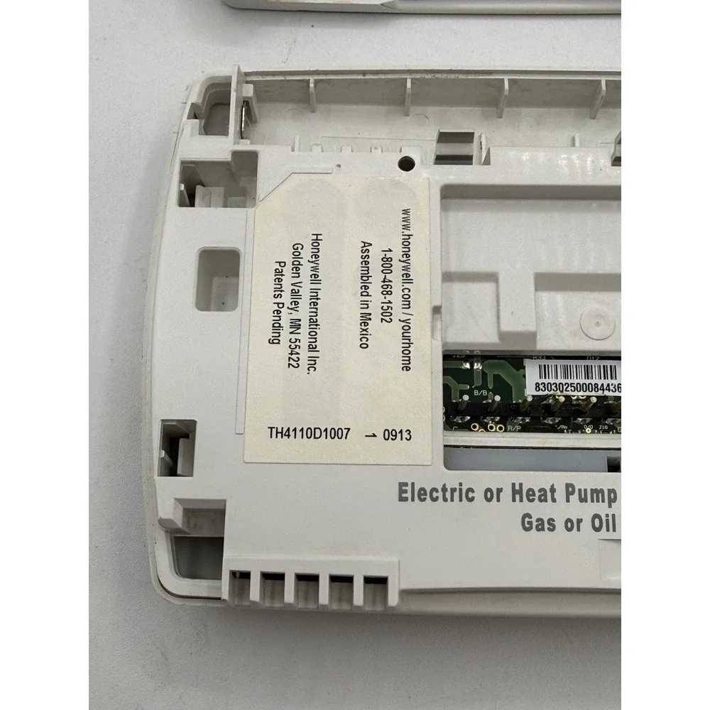Honeywell Pro 4000 TH4110D1007 Programmable Thermostat 1H/1C Electric Gas Tested